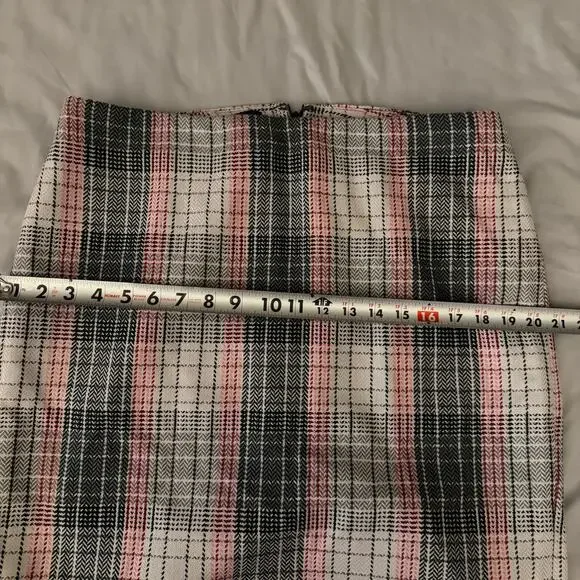 Talbots White/Gray/Red/Pink, Wool Plaid, Lined, Knee Length Pencil Skirt NWT- 14 - Picture 9 of 10